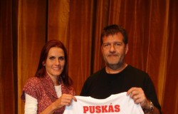 Két Puskás-rajongó: Lubics Szilvia, a 245 km-es Athén–Spárta ultramaratoni futóverseny győztese és Hadházi László, Karinthy-gyűrűs humorista, műsorvezető a Rádiókabaréban.