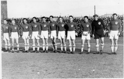 A Budapesti Honvéd csapatában a régiekkel, Bányai Nándorral, Bozsik Józseffel. A klub hamarosan a világ egyik legjobb csapata lett.